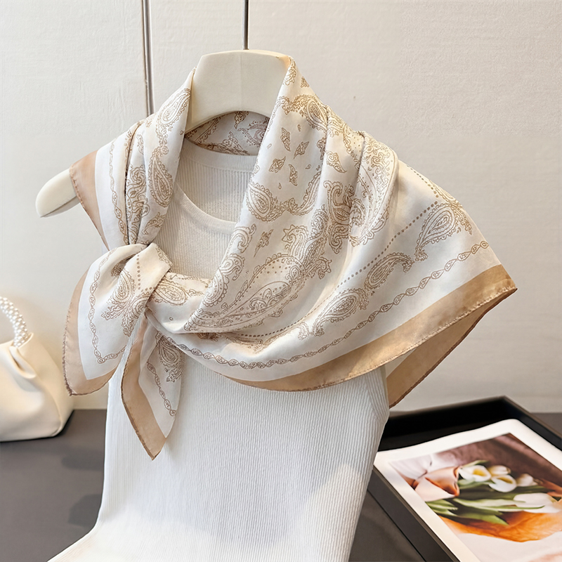 ผ้าพันคอสี่เหลี่ยมลายเพสลีย์สี - Scarf Silk Square บทวิจารณ์และราคา
